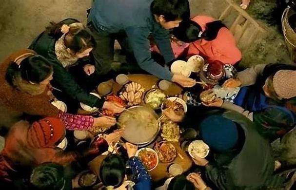 孤独的美食家夕特别篇：重温温情美食，独特视角下的年夜饭探寻