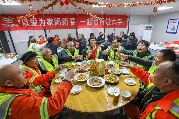 新春走基层：超级工厂迎来智能化革新，推动产业升级