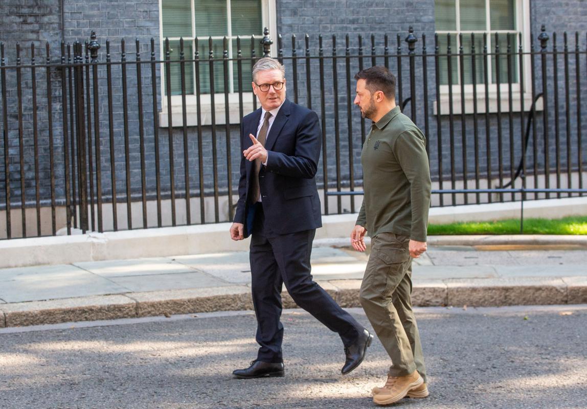 英国财政大臣里夫斯专访：应对全球经济挑战，英国未来财政政策展望