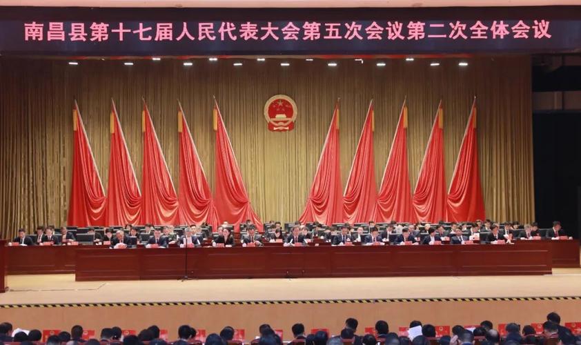 两会聚焦：代表委员热议社会热点，推动改革创新