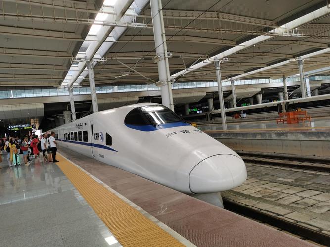 春运车票销量突破张 多地交通热度攀升