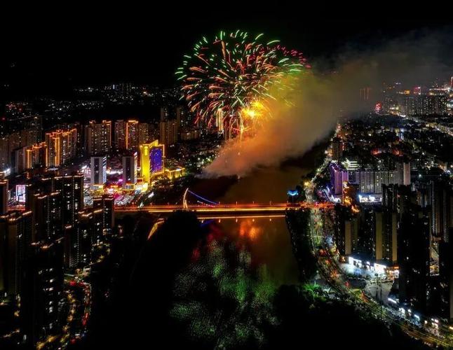 一路繁花绽放，见证春季文化盛典的璀璨瞬间